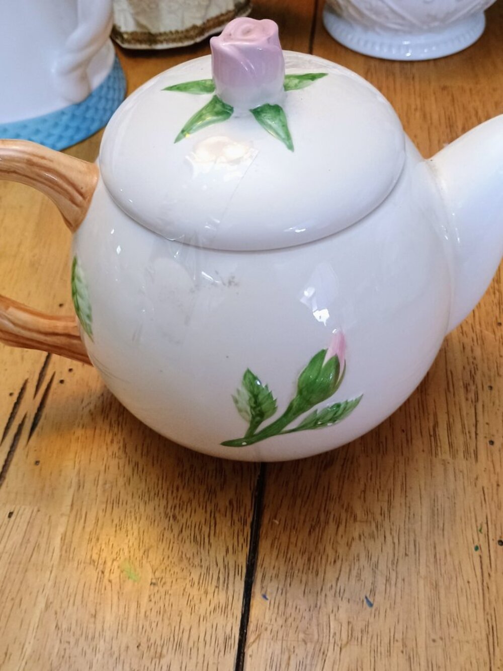 Vintage Roses teapot - Picture 2 of 4
